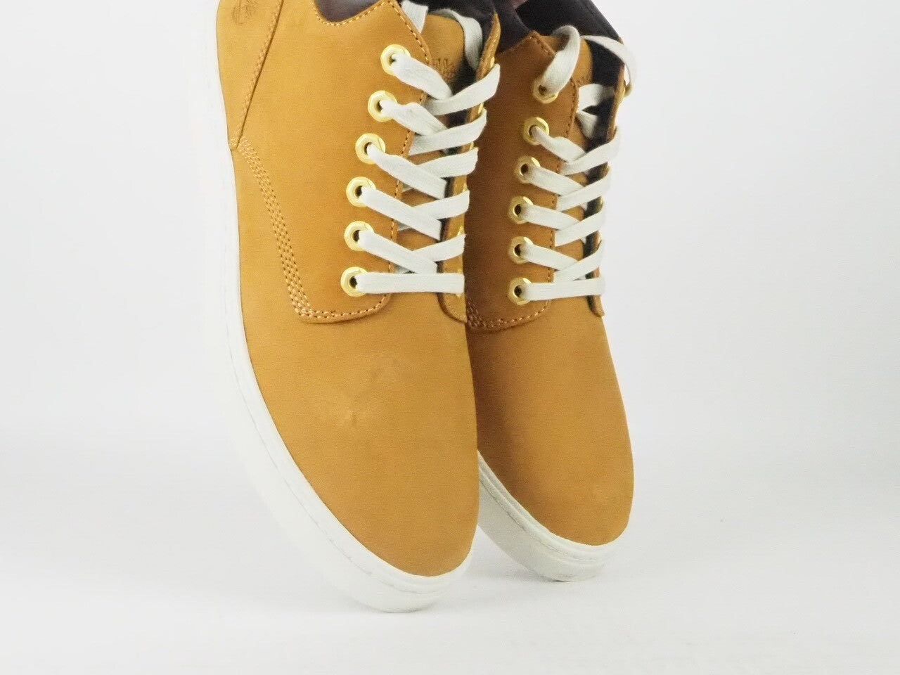 Womens Timberland Londyn Chukka A1IT2 Wheat Leather Mid Boots