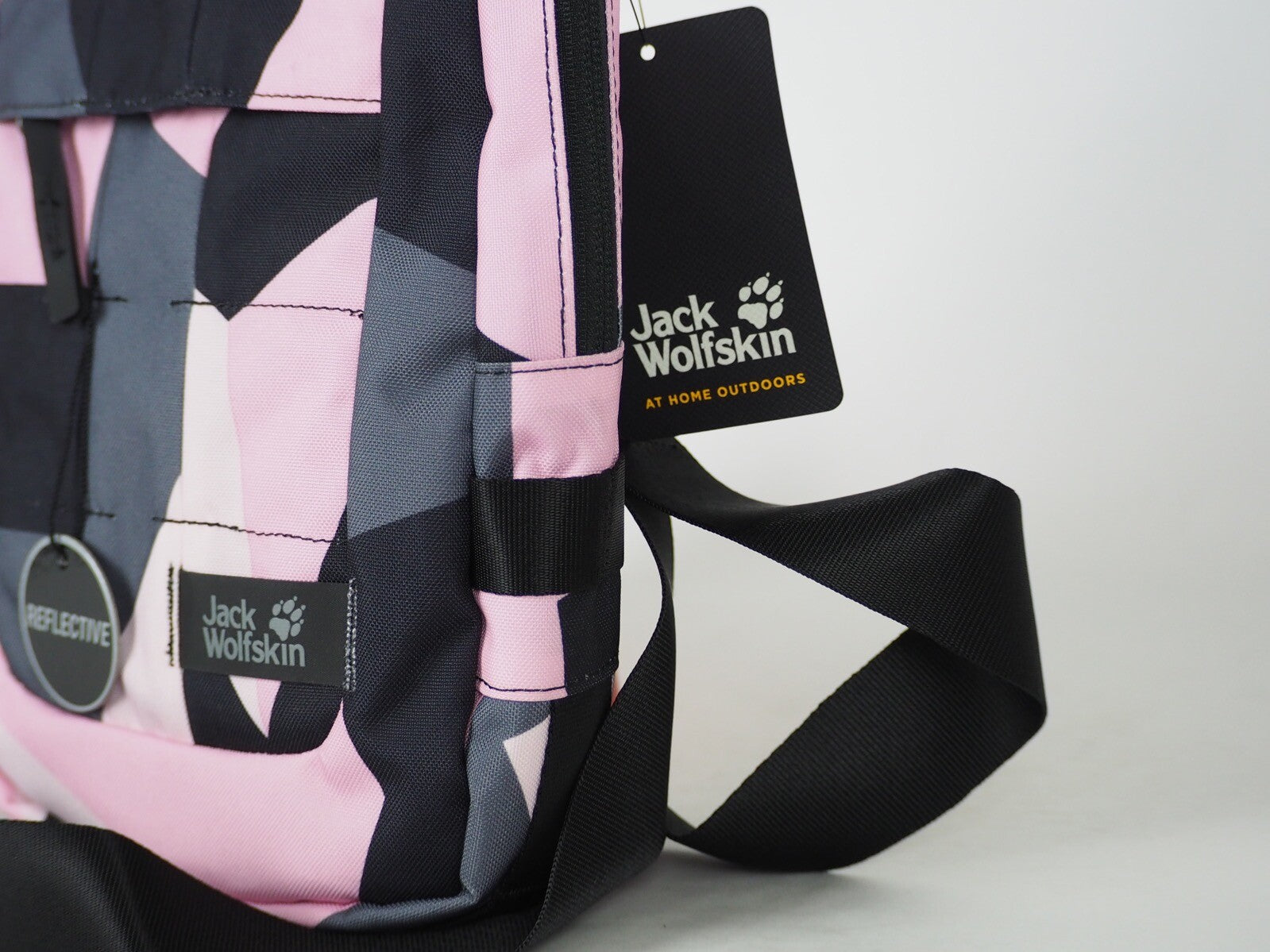 Jack Wolfskin TRT Utility Bag 8006401 Pink Geo Block Small Travel Backpack