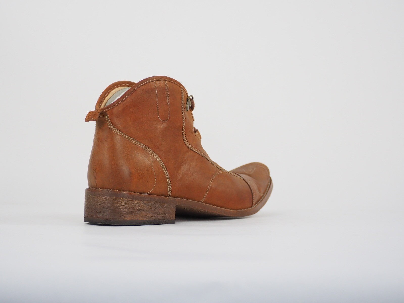 Womens Timberland Boot Company Gavie 20640 Tan Leather Handcrafted Chukka Boots